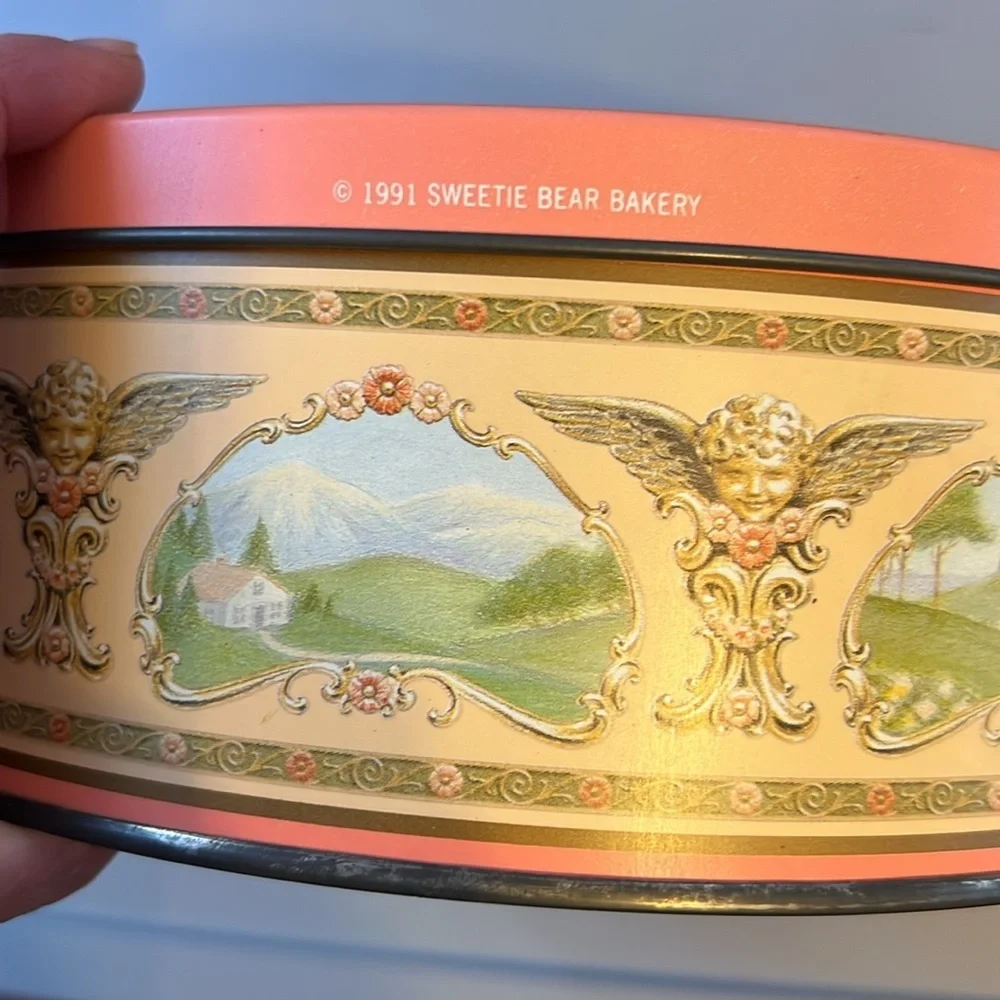 Vintage 1991 Sweetie Bear Bakery Tin Carousel White Horse Peach Gold Cherubs 9.5